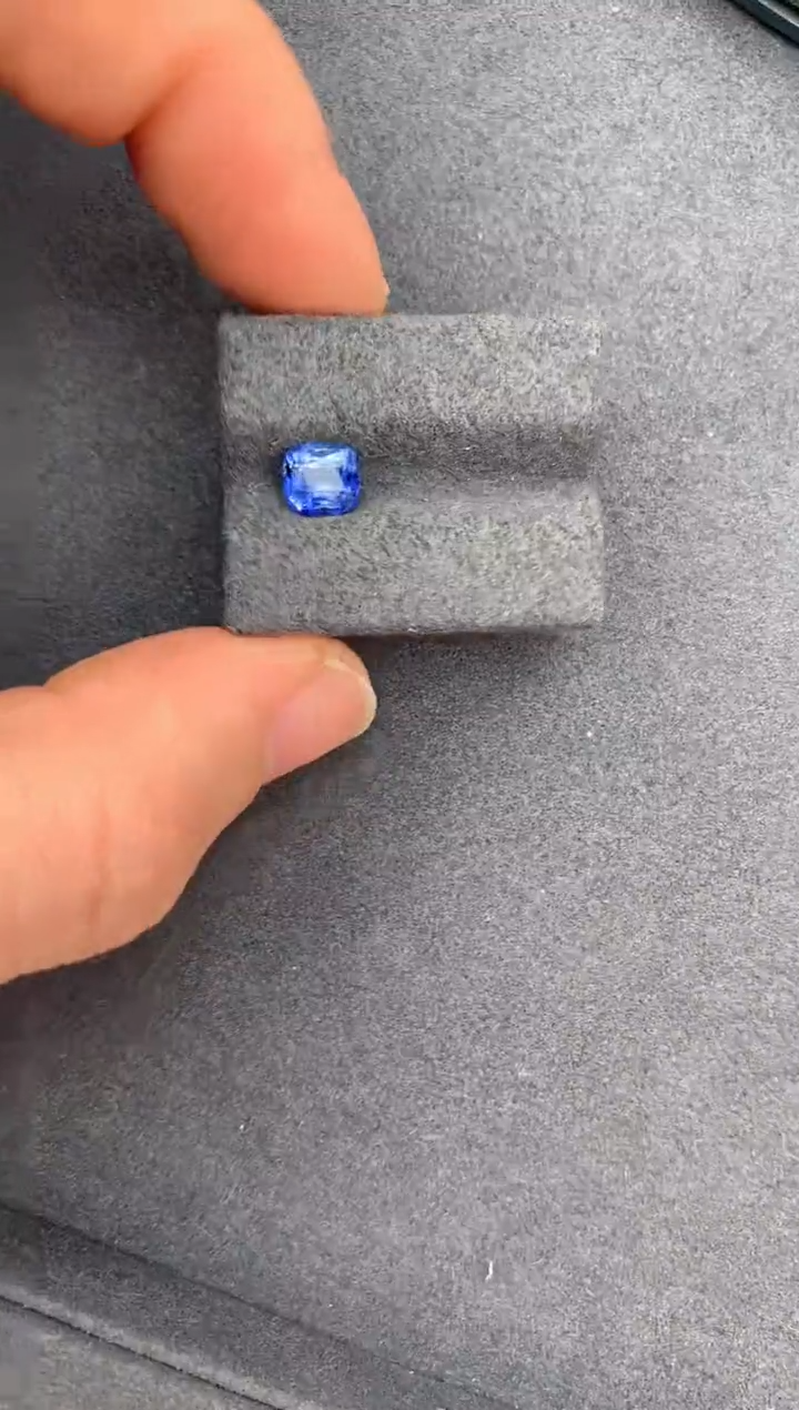 【闪购商品】蓝宝石裸石未镶嵌1ct矢车菊