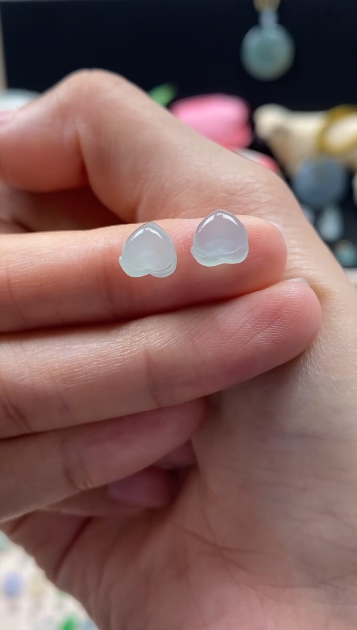 【闪购商品】翡翠颈饰未镶嵌翡翠晴底桃子