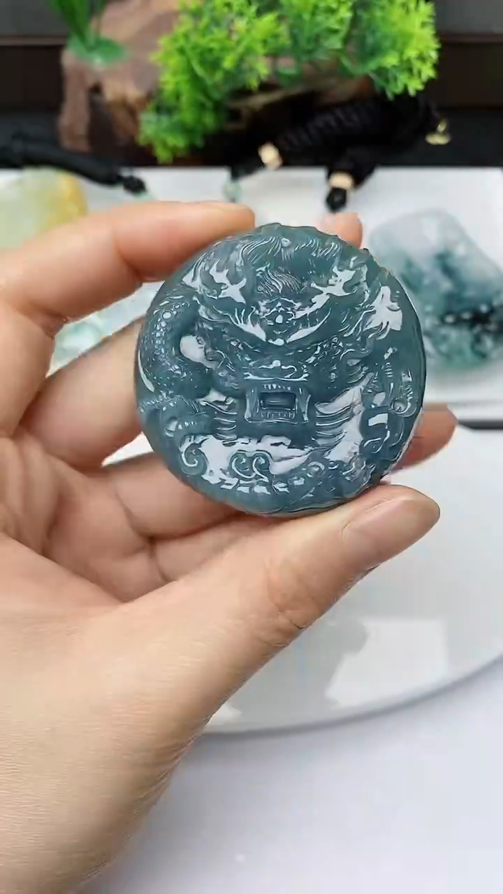 【闪购商品】翡翠颈饰未镶嵌        