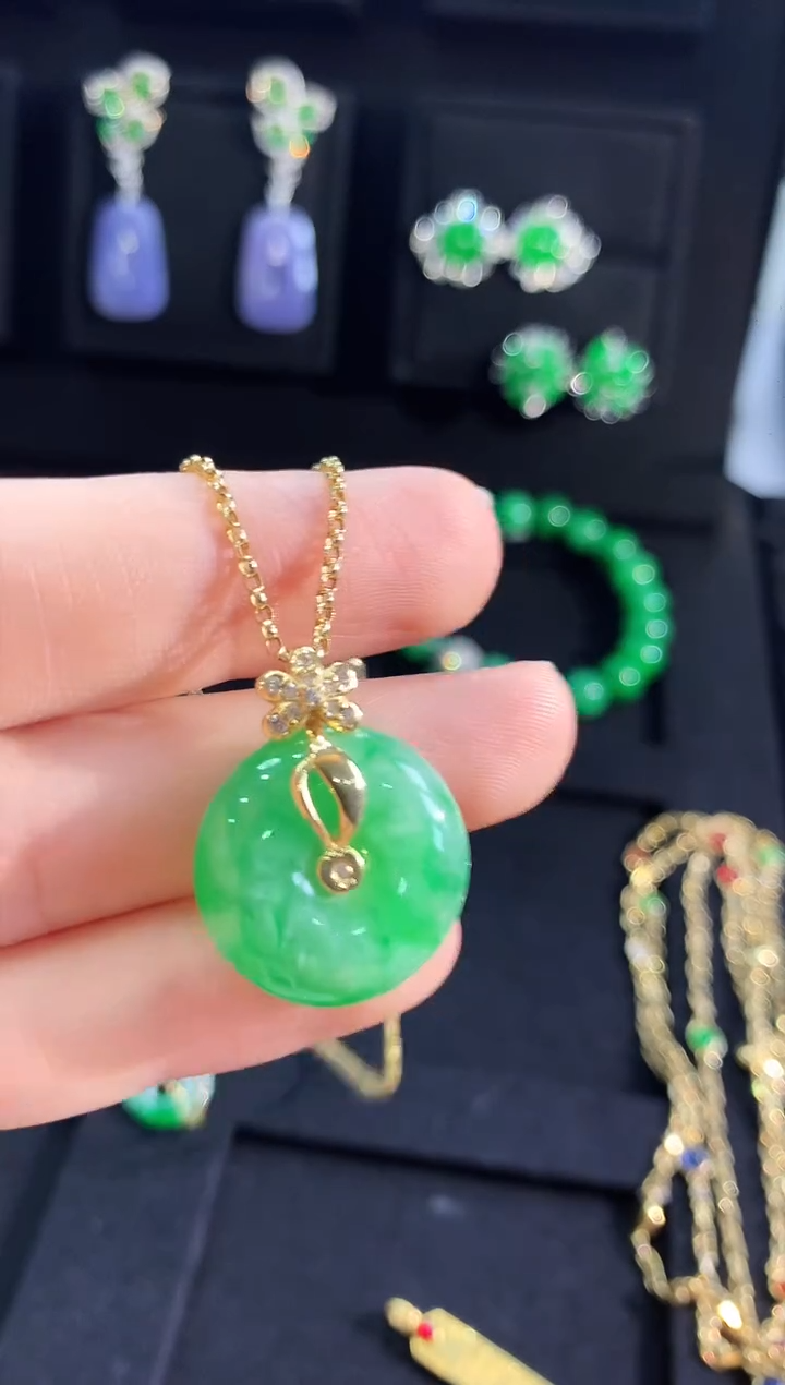 【闪购商品】翡翠吊坠(不含链)18K金镶嵌吊坠