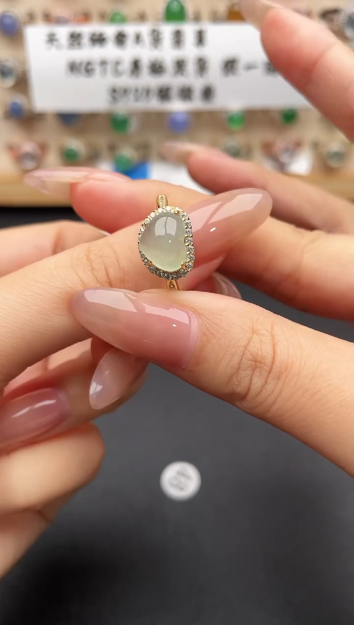 银S925镶嵌戒指翡翠一物一证一礼盒