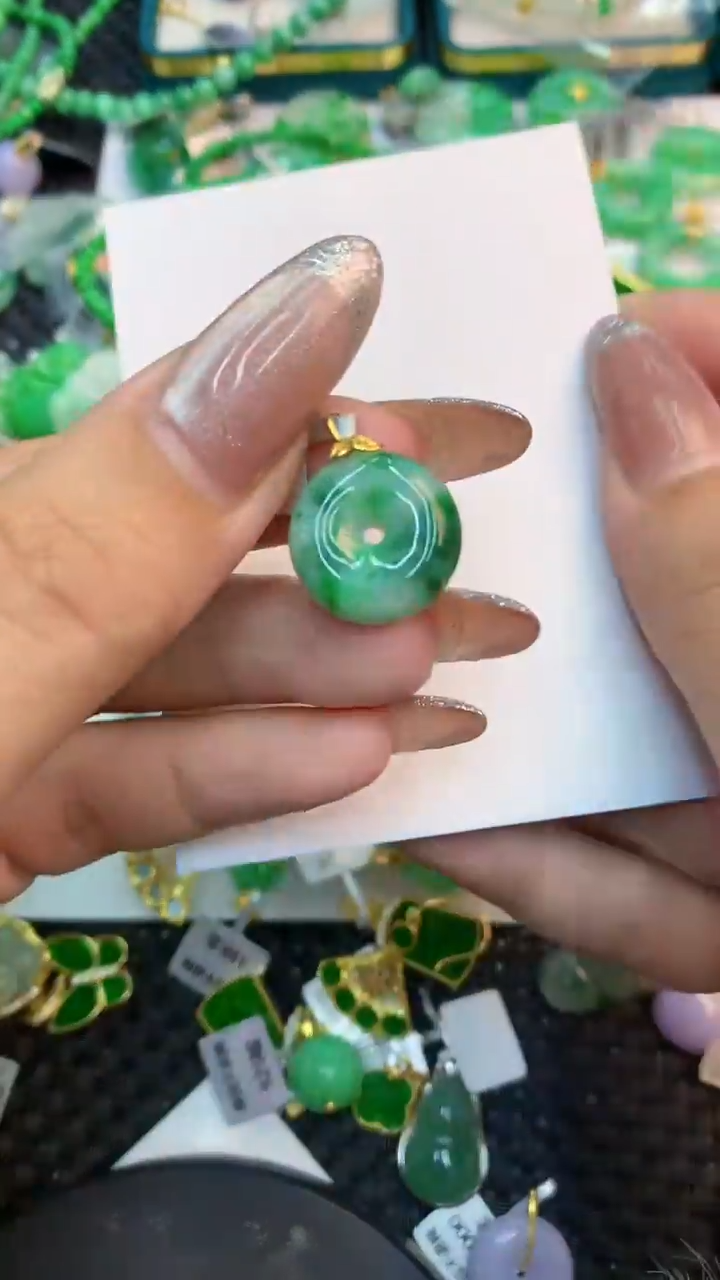 颈饰未镶嵌翡翠1