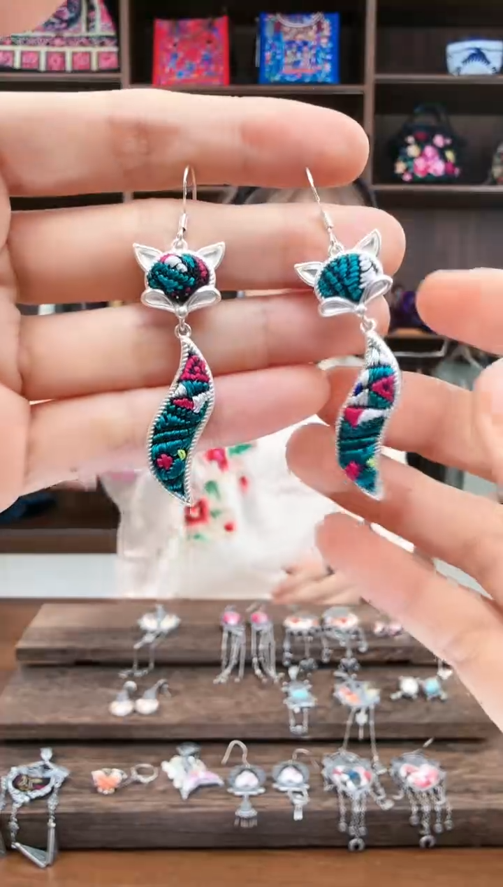 【闪购商品】织绣191蚩梦苗族古绣