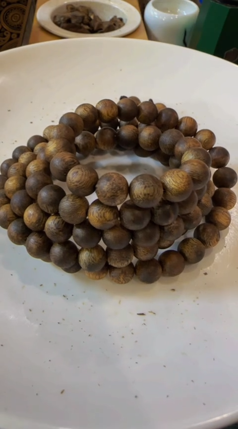 【闪购商品】沉香手串海南白棋楠卡9圆珠多圈34克＋