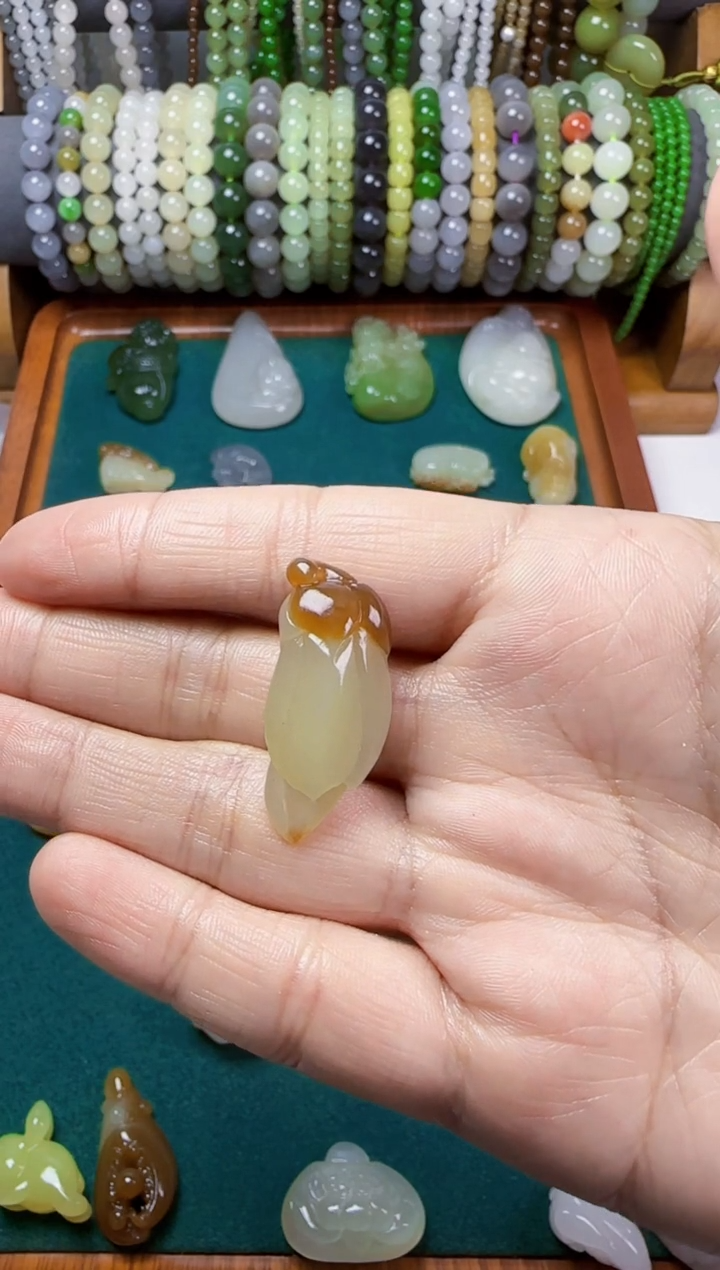 【闪购商品】和田玉无未镶嵌玉兰花吊坠