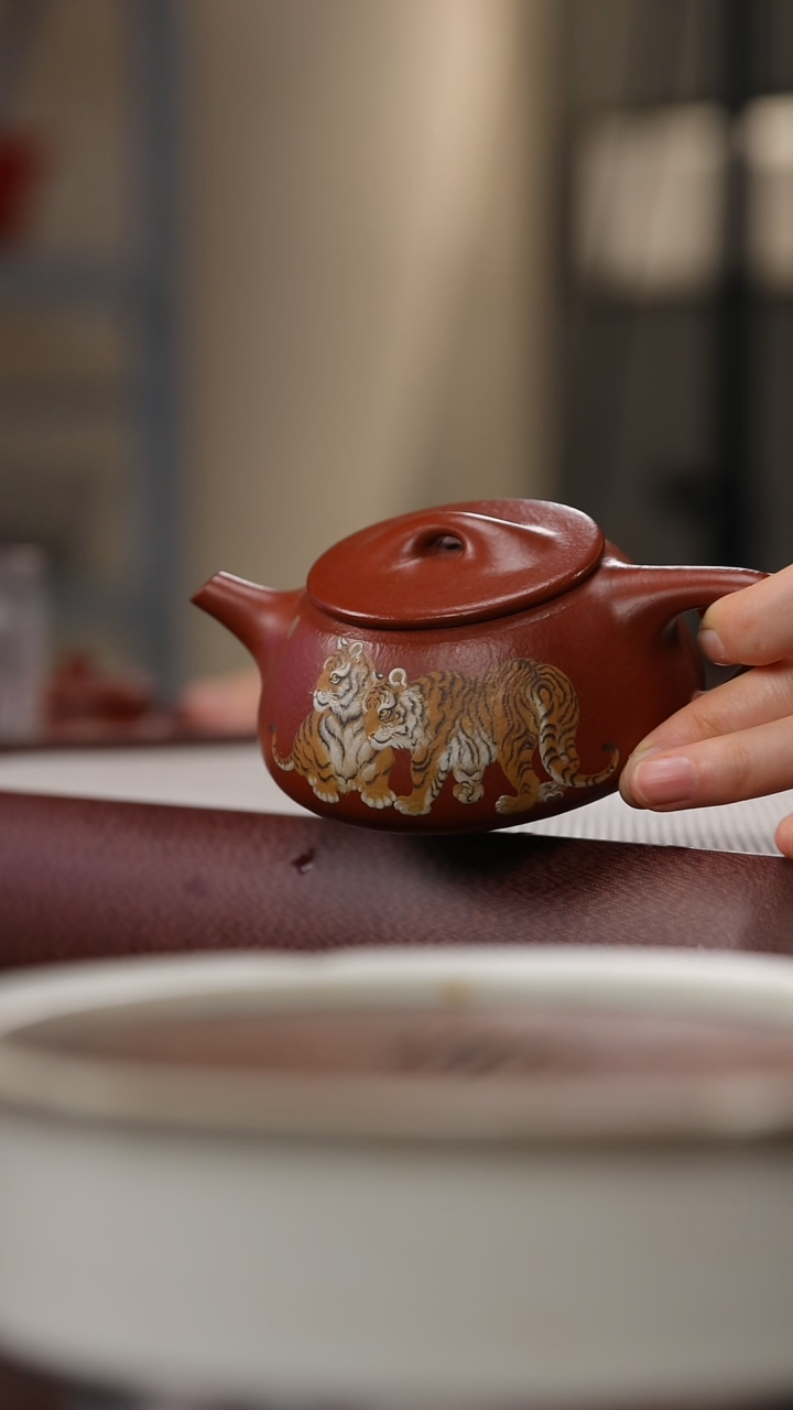 【闪购商品】紫砂茶壶hxx大红袍 泥绘 景舟石瓢280cc