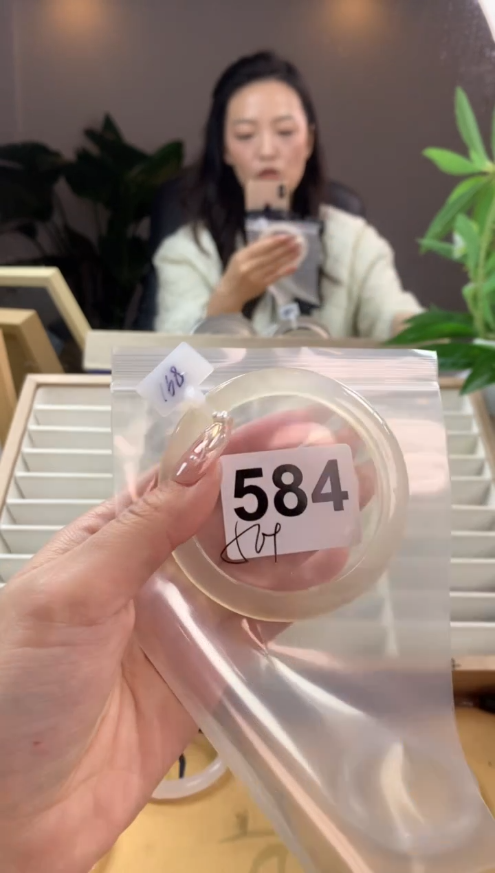 【闪购商品】玛瑙/玉髓手镯未镶嵌584