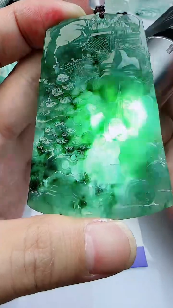 【闪购商品】翡翠颈饰未镶嵌1111111111