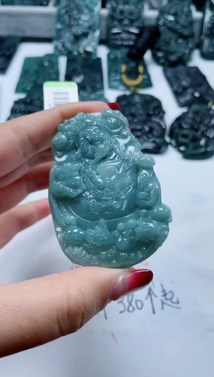 【闪购商品】翡翠颈饰未镶嵌             