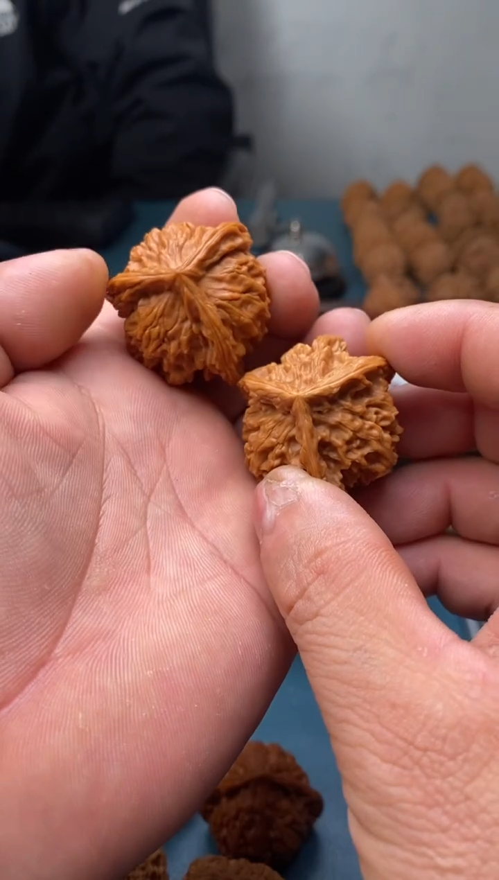 把件文玩核桃盘山三棱608