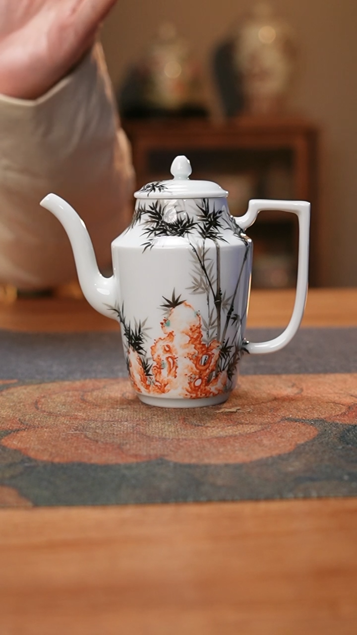 【闪购商品】诗逸瓷话矾红墨彩竹子瓷壶