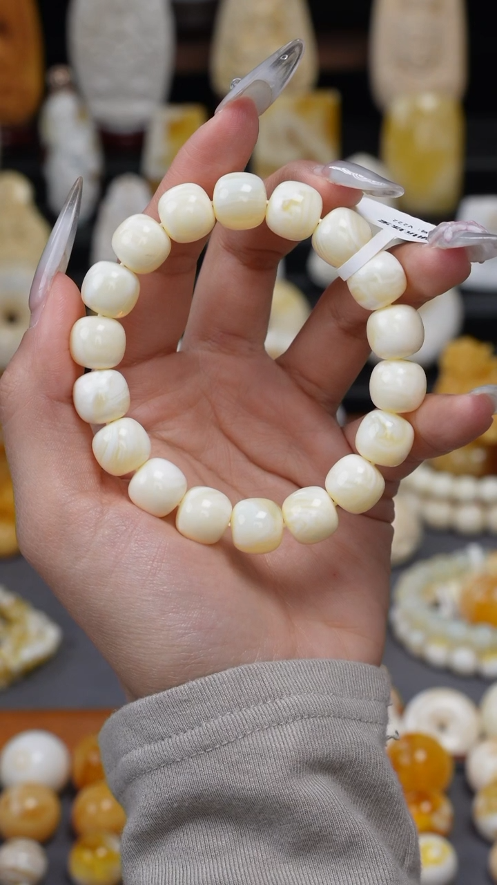 【闪购商品】琥珀裸石未镶嵌63586358