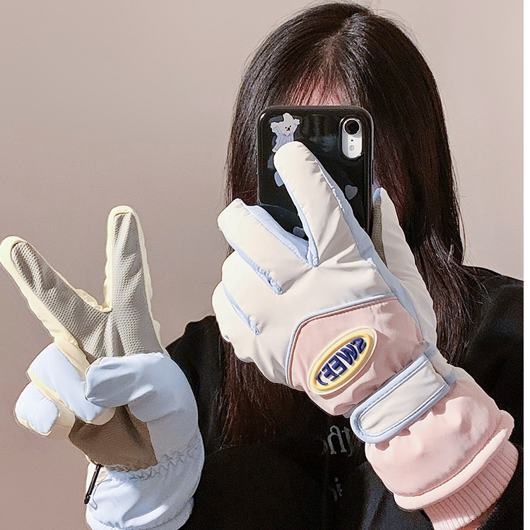 冬季可爱全指触屏滑雪手套女保暖骑行加绒加厚防寒防泼水骑电动车