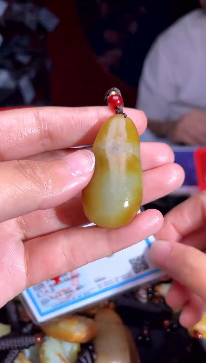 和田玉未镶嵌颈饰1