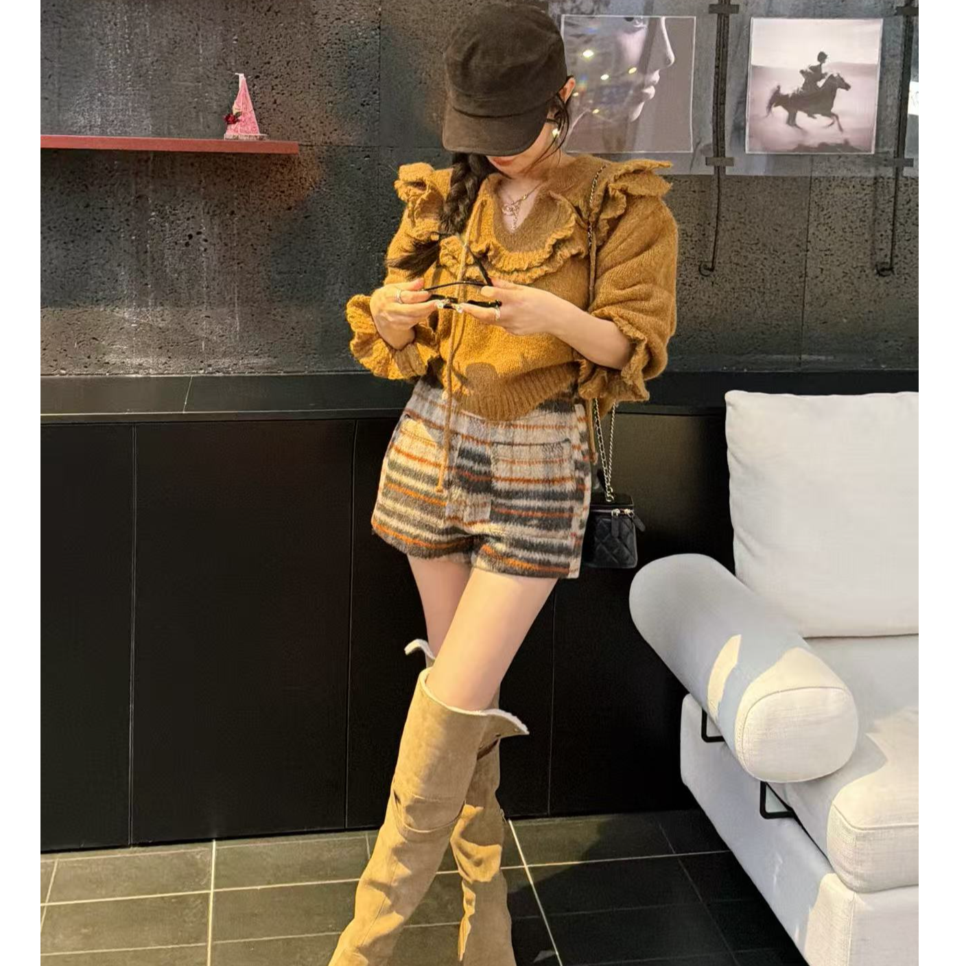 【YKL】热可可时刻 咖色V领木耳边毛衣撞色条纹前口袋短裤