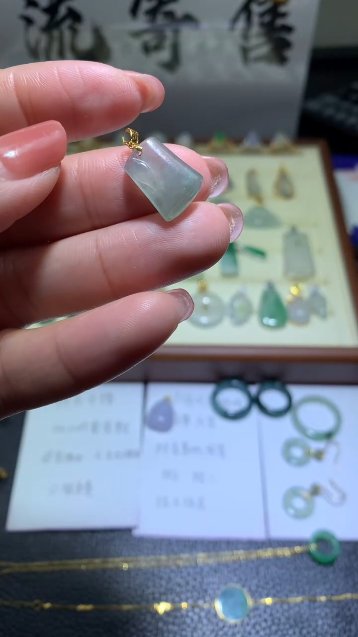 【闪购商品】翡翠颈饰18K金镶嵌0130天然翡翠缅甸A货