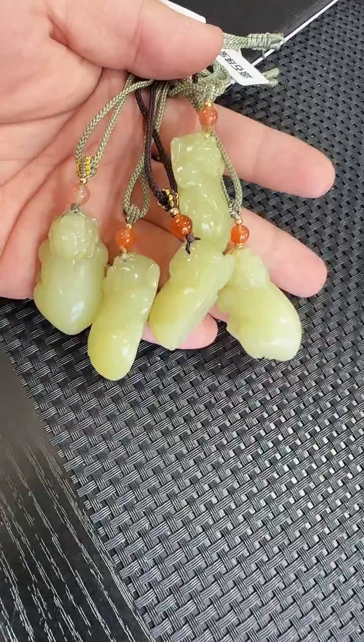 【闪购商品】和田玉（黄玉）吊坠未镶嵌黄口貔貅多样性发一