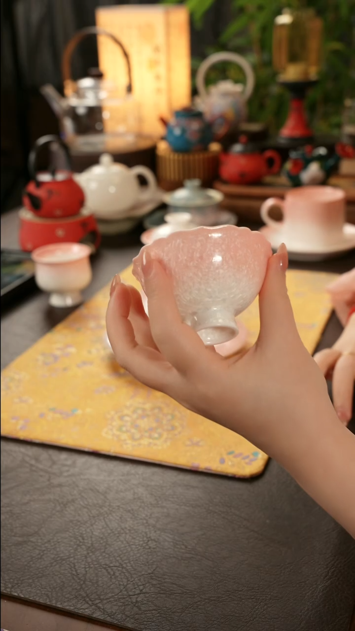 陶瓷茶具粉色结晶釉高足花口杯