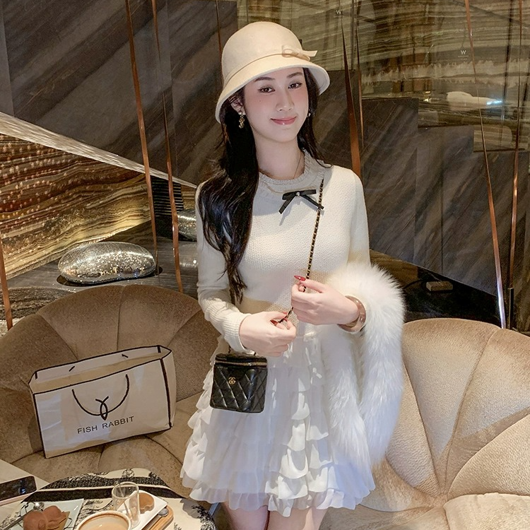 鱼兔子的兔子秋冬2024新款网纱拼接针织连衣裙女修身蛋糕打底裙子