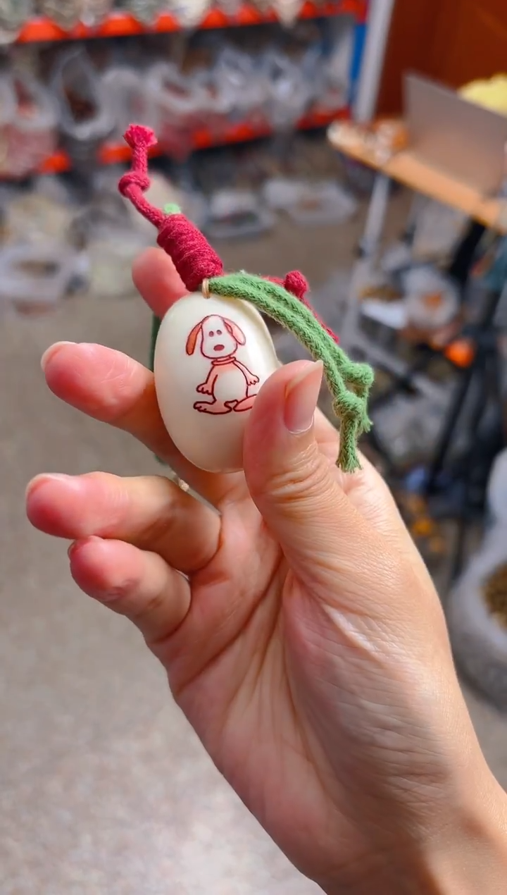 吊坠菩提根/象牙果大卡白色小狗挂件