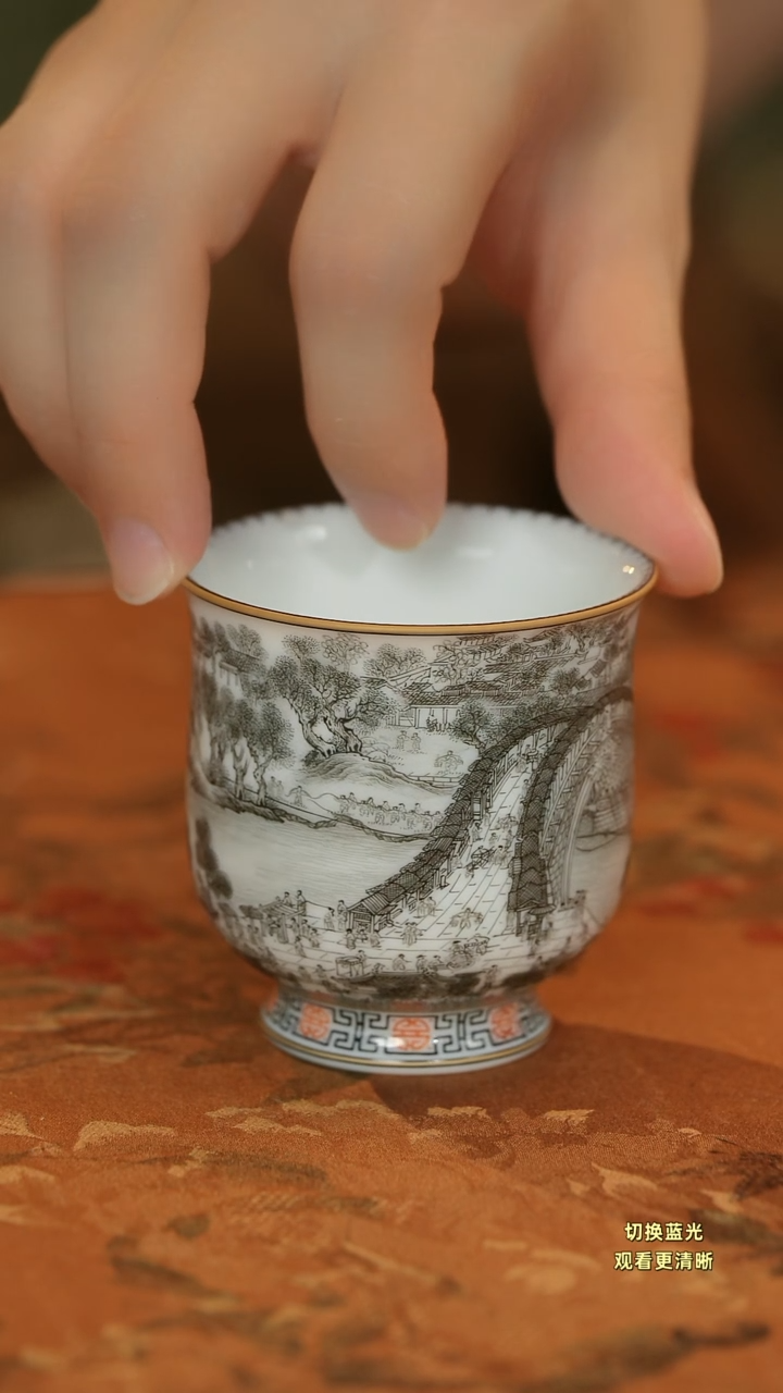 轩***宝手绘墨彩清明上河图主人杯50cc