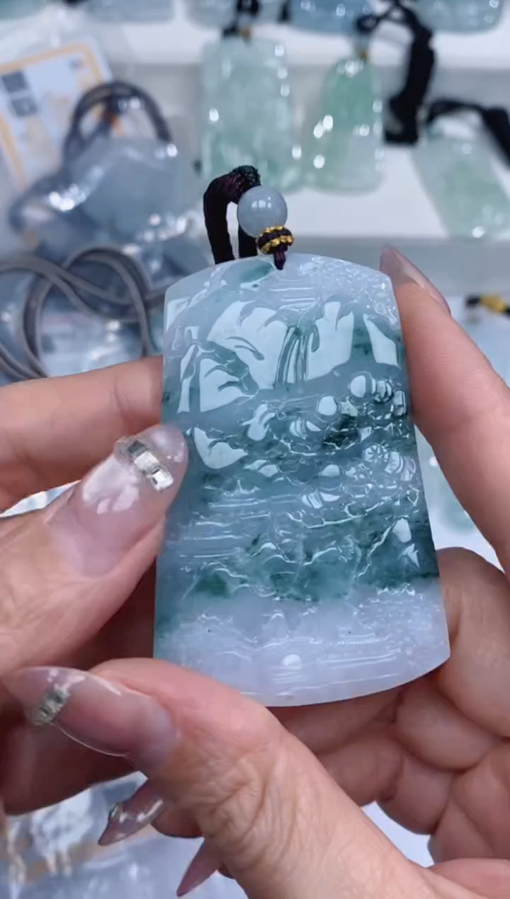 颈饰未镶嵌翡翠吊坠