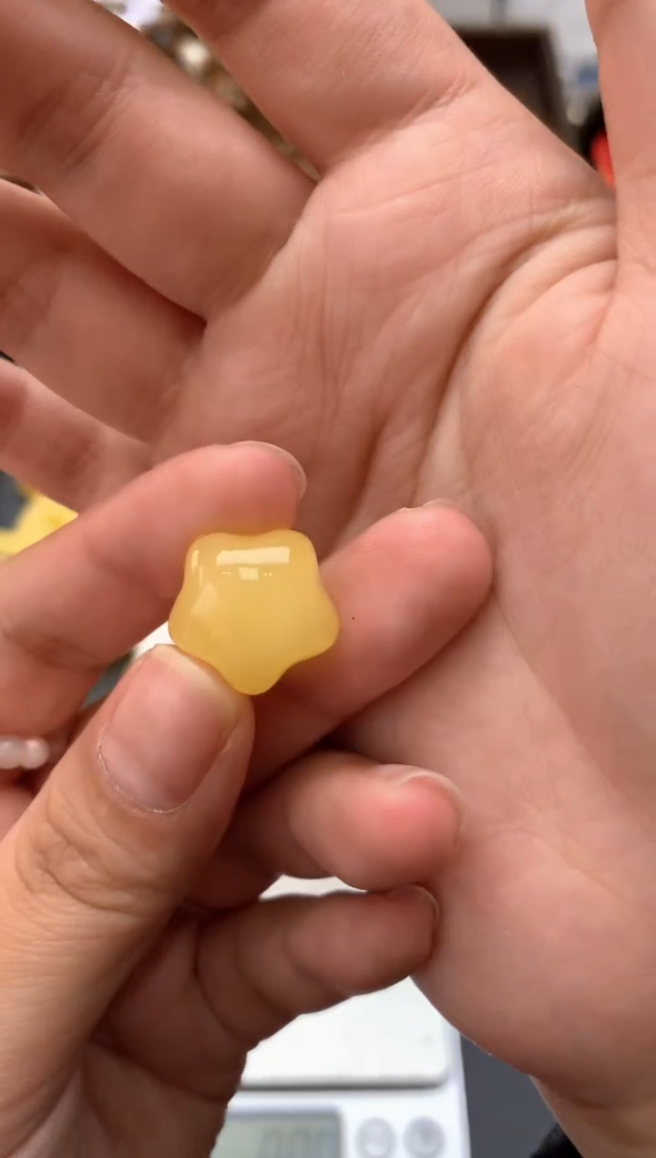 【闪购商品】琥珀珠宝奇石未镶嵌104琥珀蜜蜡花粉有纹小坑介意勿拍