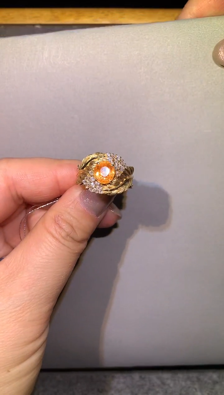 【闪购商品】石榴石（芬达石）戒指18K金镶嵌2.55ct