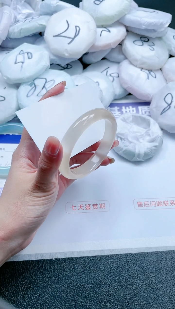 【闪购商品】石英质玉手镯未镶嵌 香槟金手镯-56