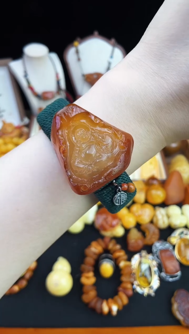 未镶嵌琥珀珠宝奇石柒月