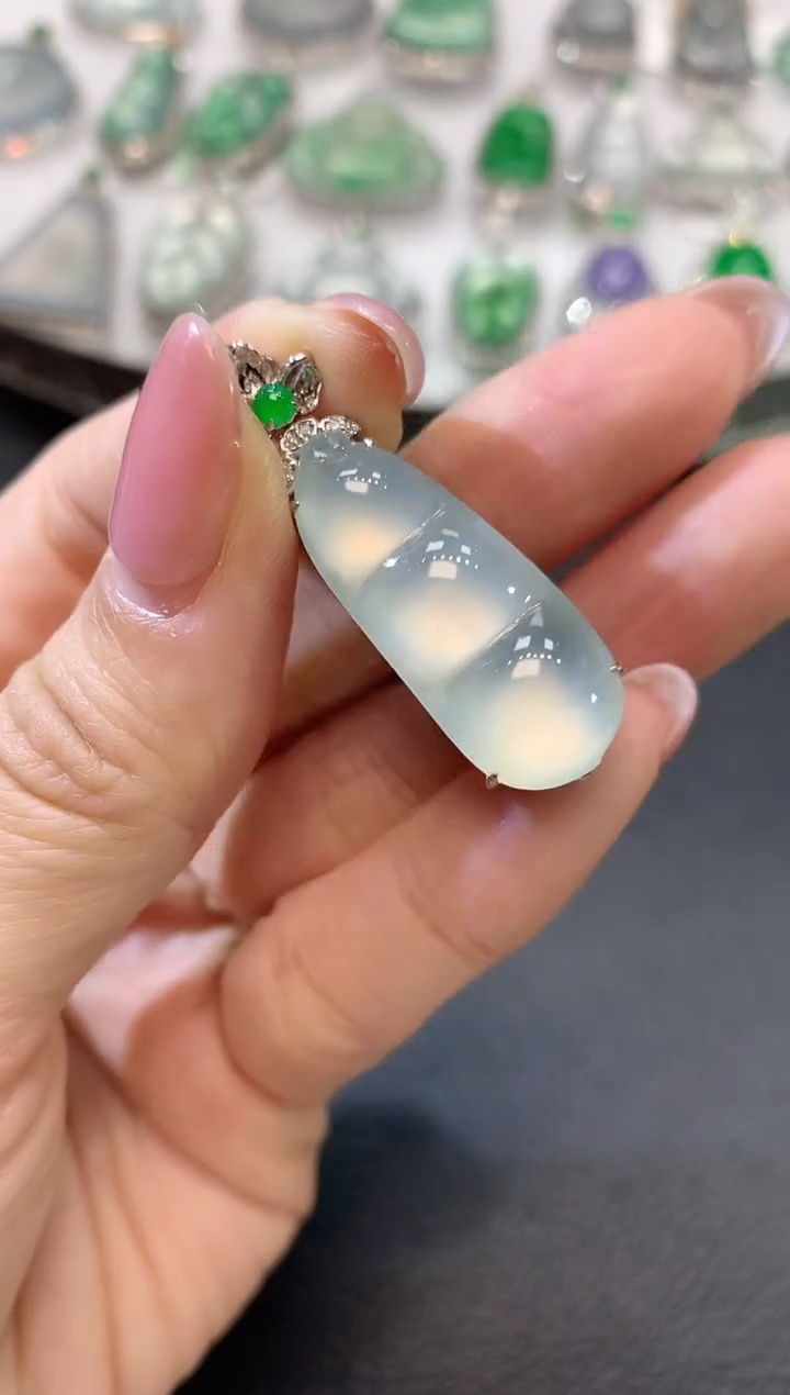 【闪购商品】翡翠吊坠(不含链)18K金镶嵌D30