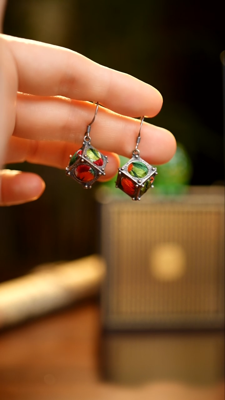 刺绣私人定制苗族手工Q846