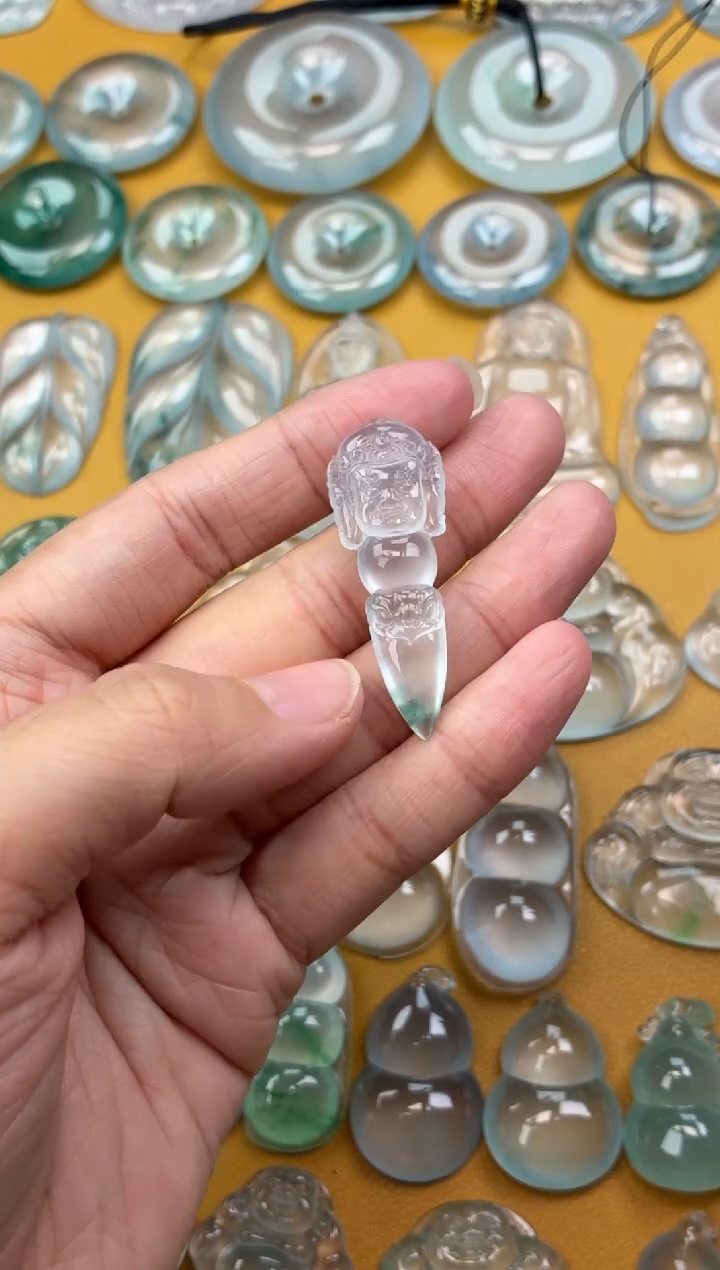 吊坠(不含链)未镶嵌翡翠8 金刚杵 40.3 14.5 5.4