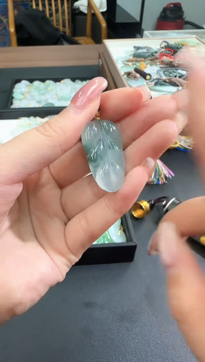 【闪购商品】翡翠颈饰18K金镶嵌250218176