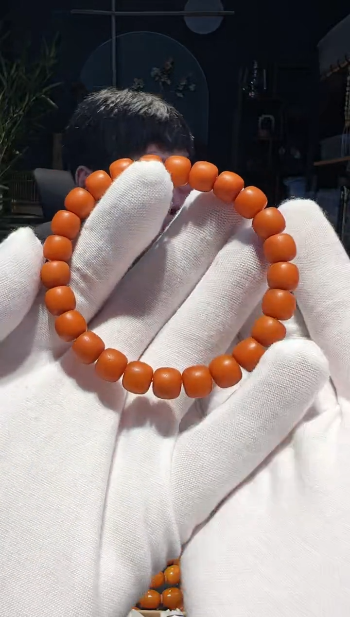 未镶嵌蜜蜡手串9+老蜡单圈