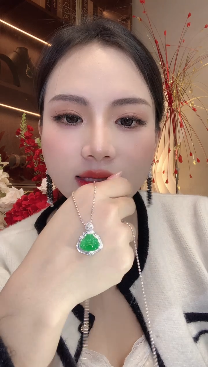 【闪购商品】翡翠吊坠(不含链)18K金镶嵌D10