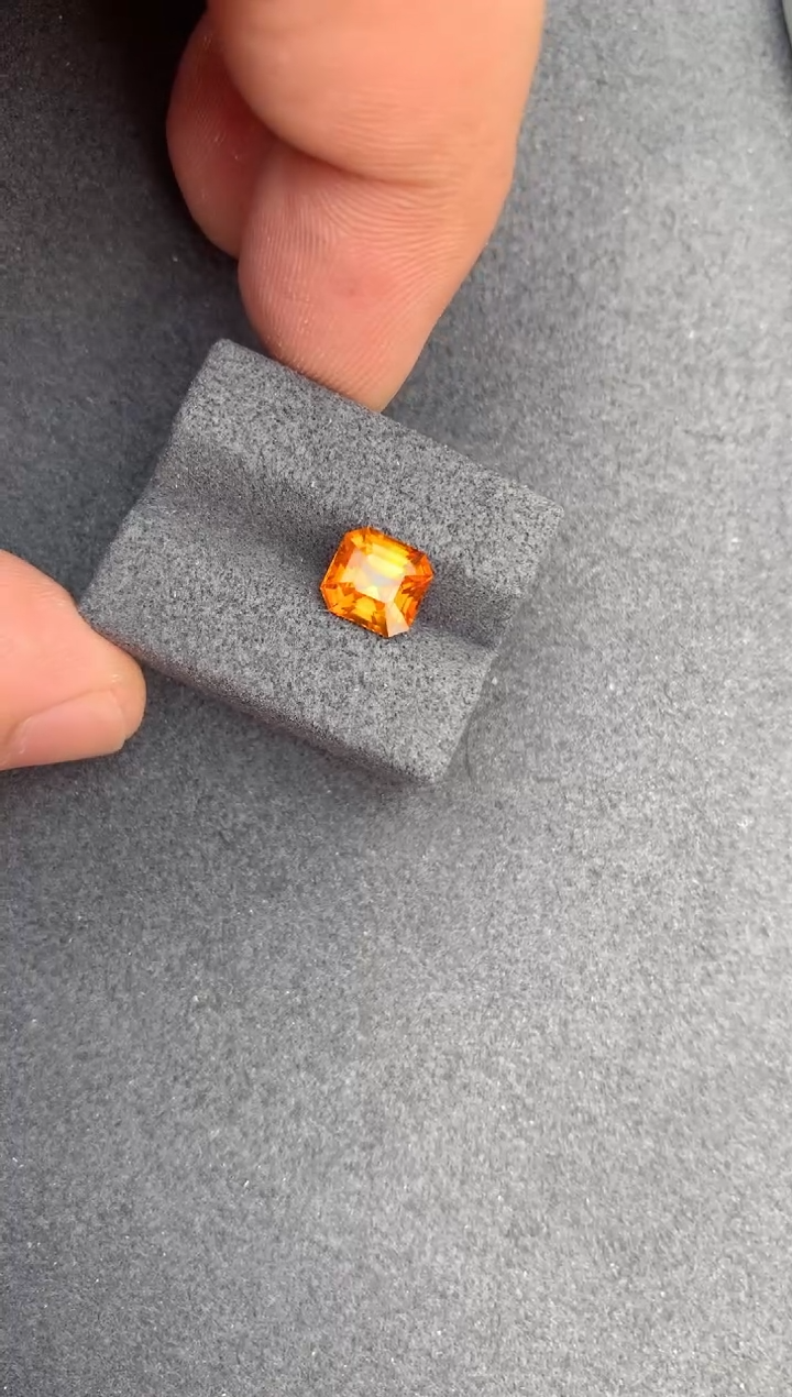 【闪购商品】彩色蓝宝石裸石未镶嵌2.2ct橘蓝宝