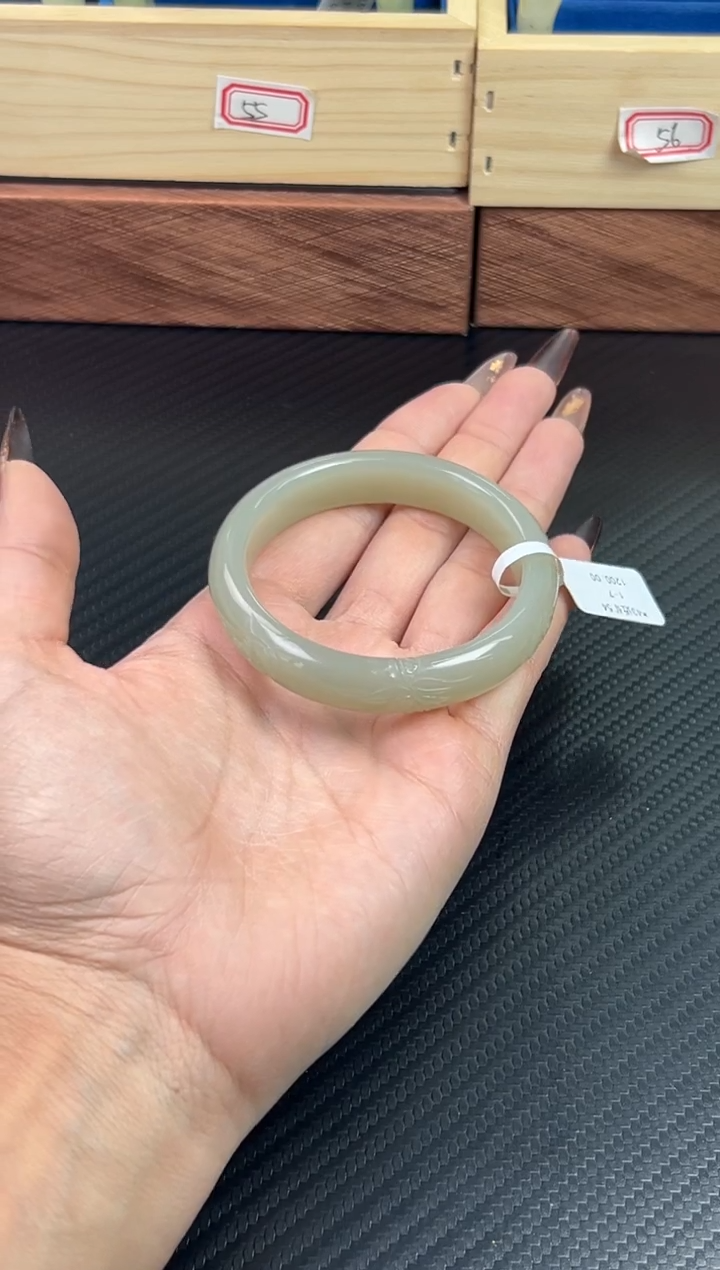 未镶嵌手镯和田玉且末近矿微色差54+