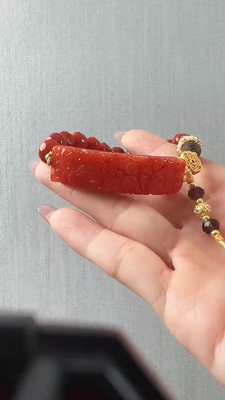 颈饰未镶嵌翡翠手牌