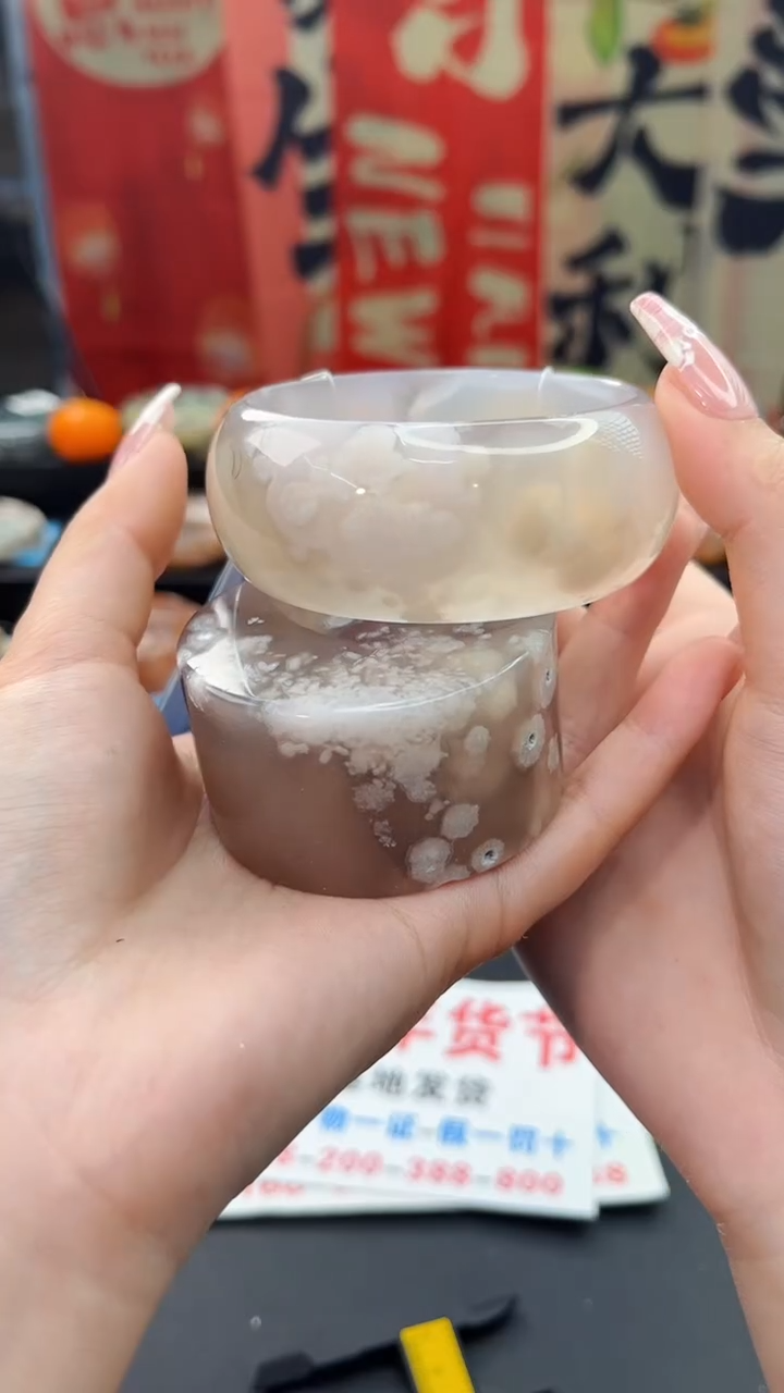 【闪购商品】石英质玉手镯未镶嵌赠送镯心（圈口）58