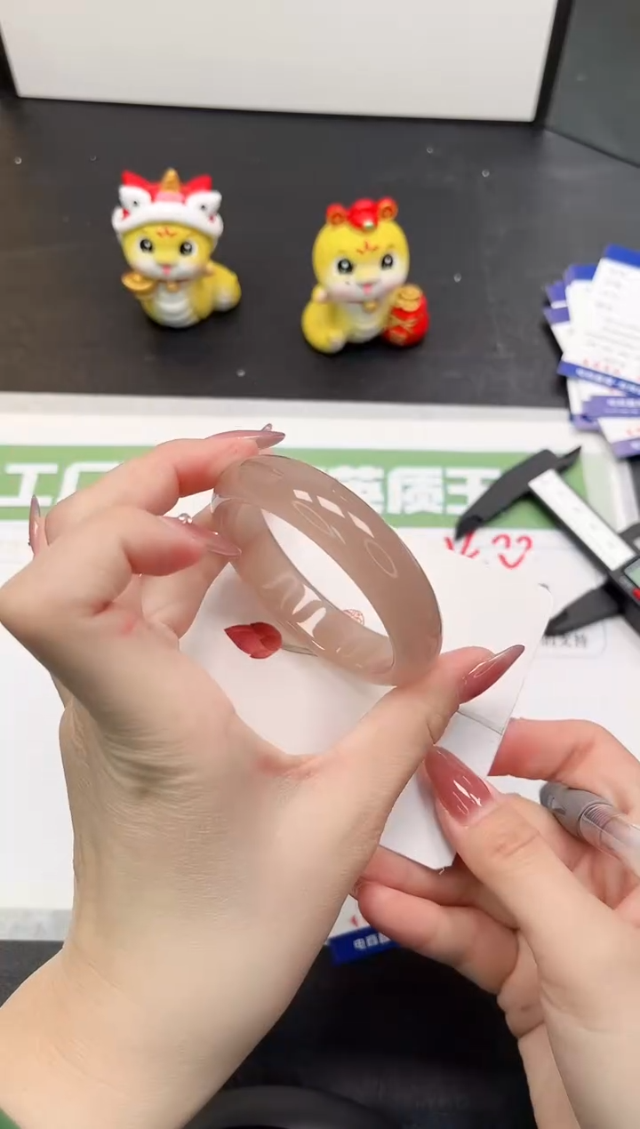 【闪购商品】石英质玉手镯未镶嵌239-54.2