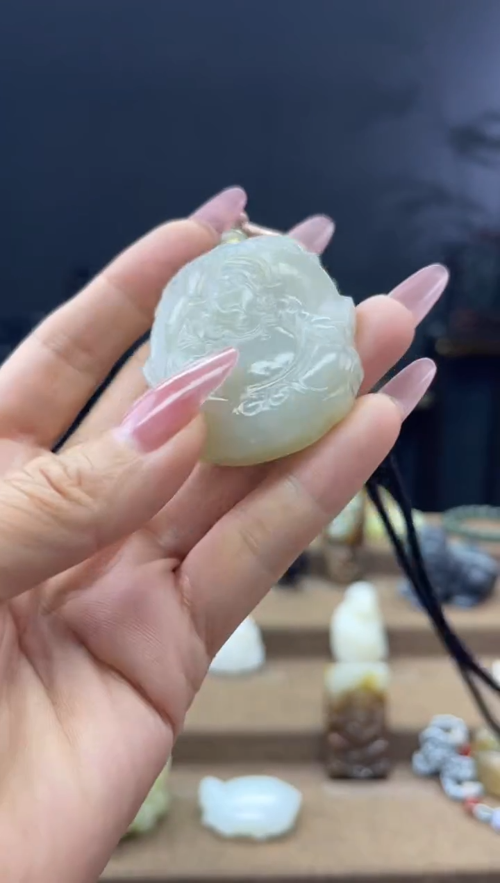 颈饰未镶嵌和田玉1