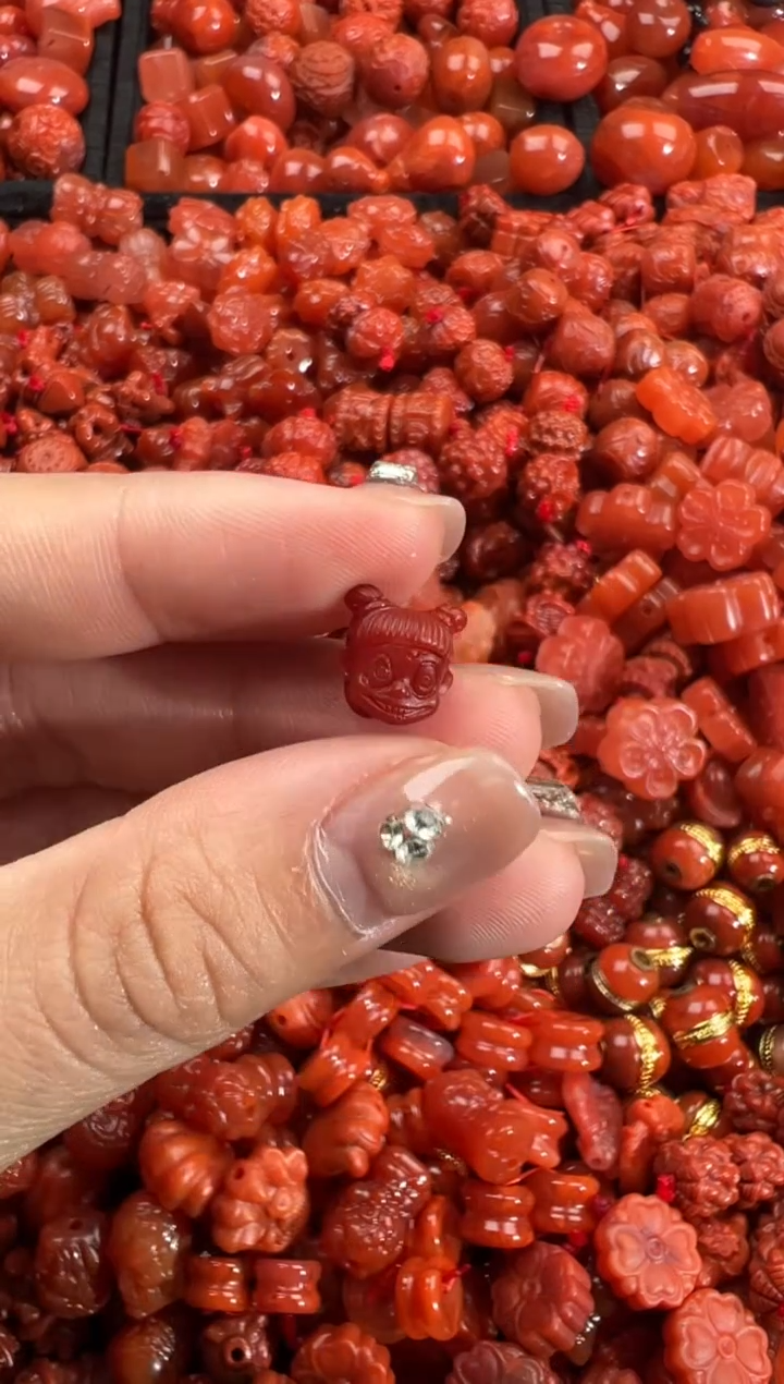 南红玛瑙未镶嵌颈饰1