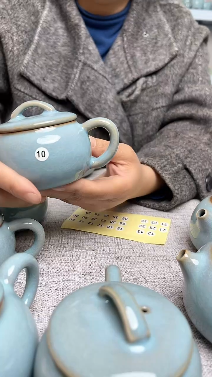 【闪购商品】瓷片原生态原矿天青汉瓦壶