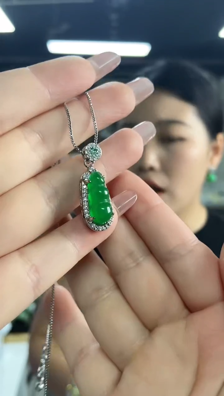 翡翠未镶嵌吊坠(不含链)多样性发其一颜色微差