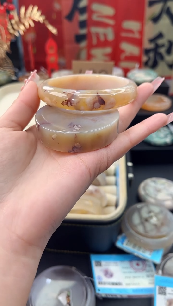 【闪购商品】石英质玉手镯未镶嵌赠送镯心（61圈口）