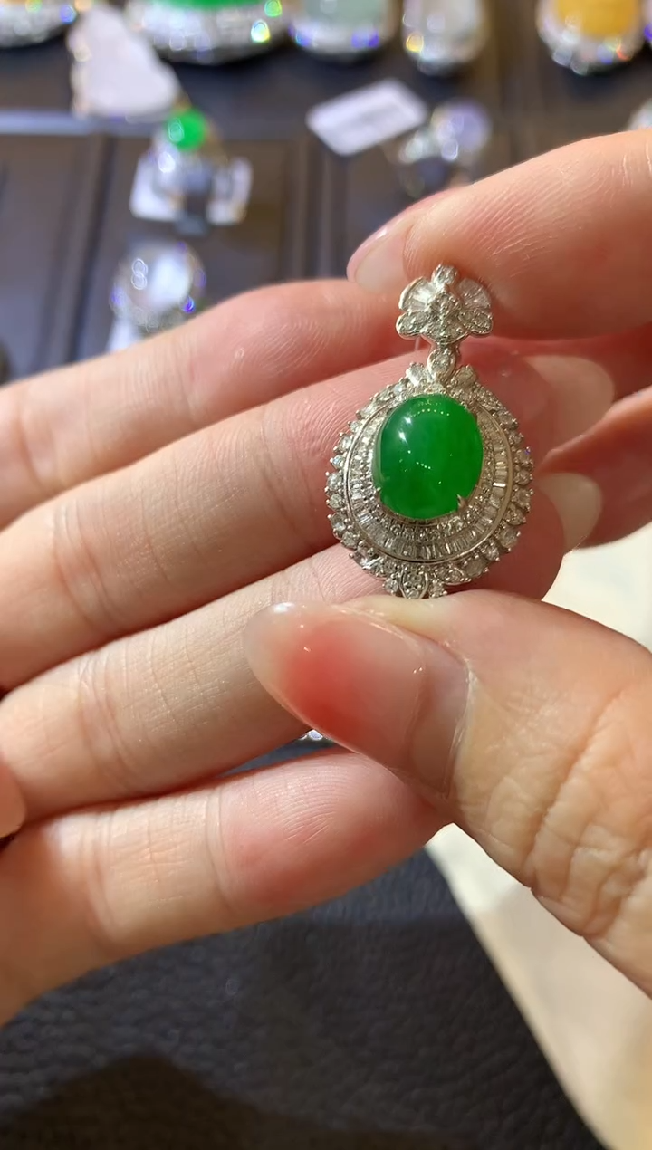 【闪购商品】翡翠吊坠(不含链)18K金镶嵌A91   