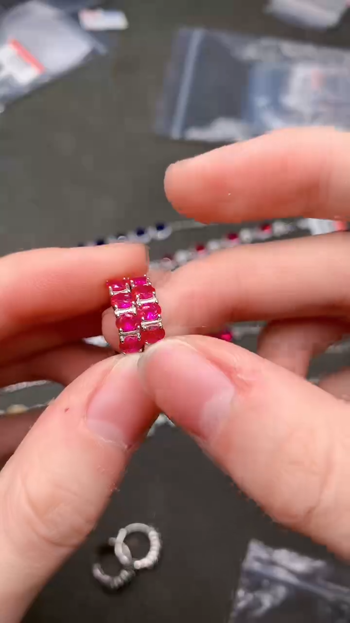 【闪购商品】红宝石耳饰银S925镶嵌.......