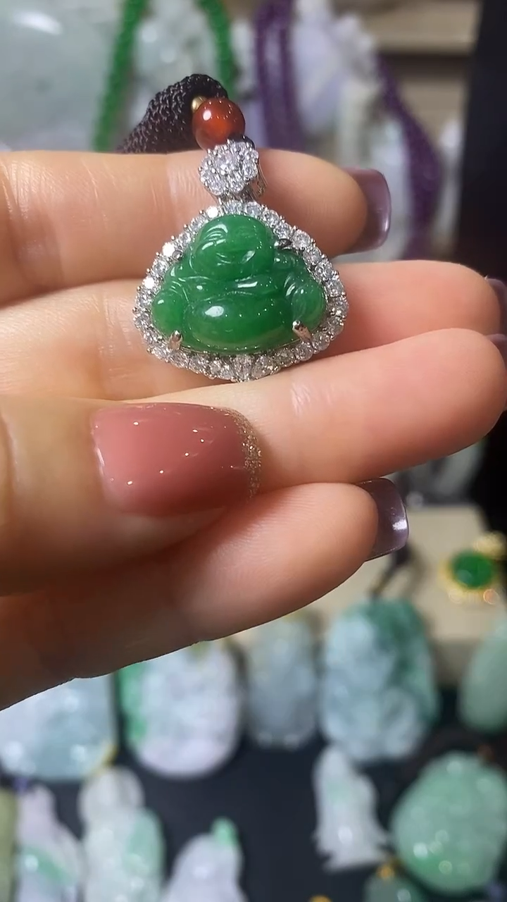 颈饰未镶嵌翡翠佛