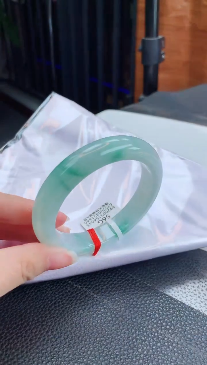 【闪购商品】翡翠手镯未镶嵌缅甸天然翡翠A货手镯